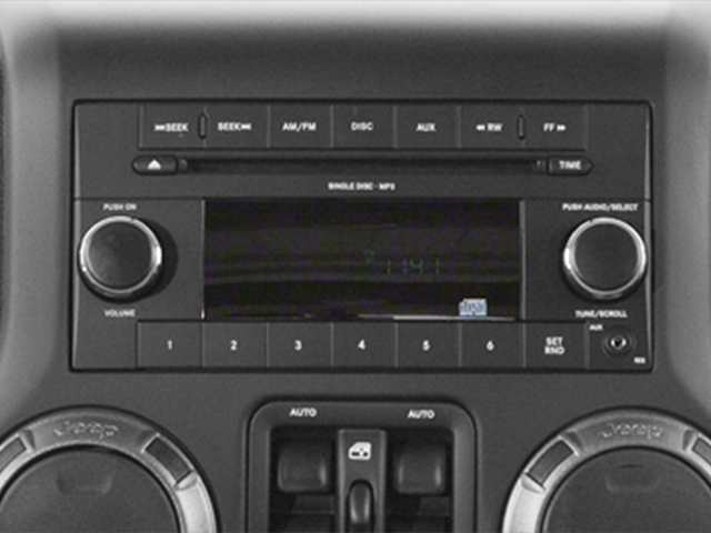 2014 Jeep Wrangler Unlimited Freedom photo 4