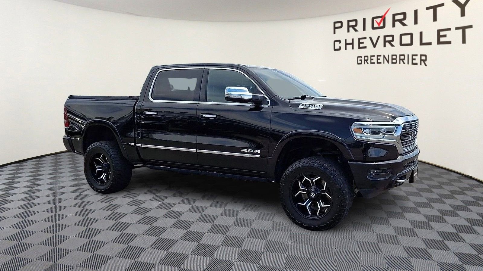 2019 RAM 1500 Limited Crew Cab 4x4 5'7" Box