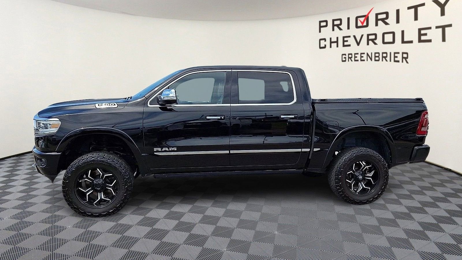 2019 RAM 1500 Limited Crew Cab 4x4 5'7" Box