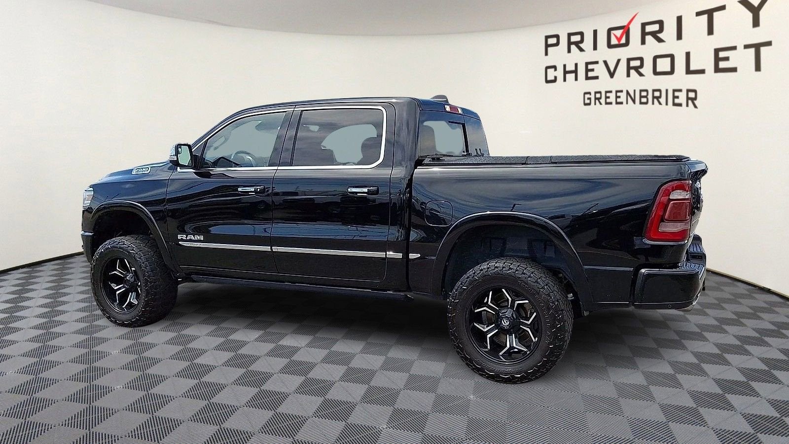 2019 RAM 1500 Limited Crew Cab 4x4 5'7" Box