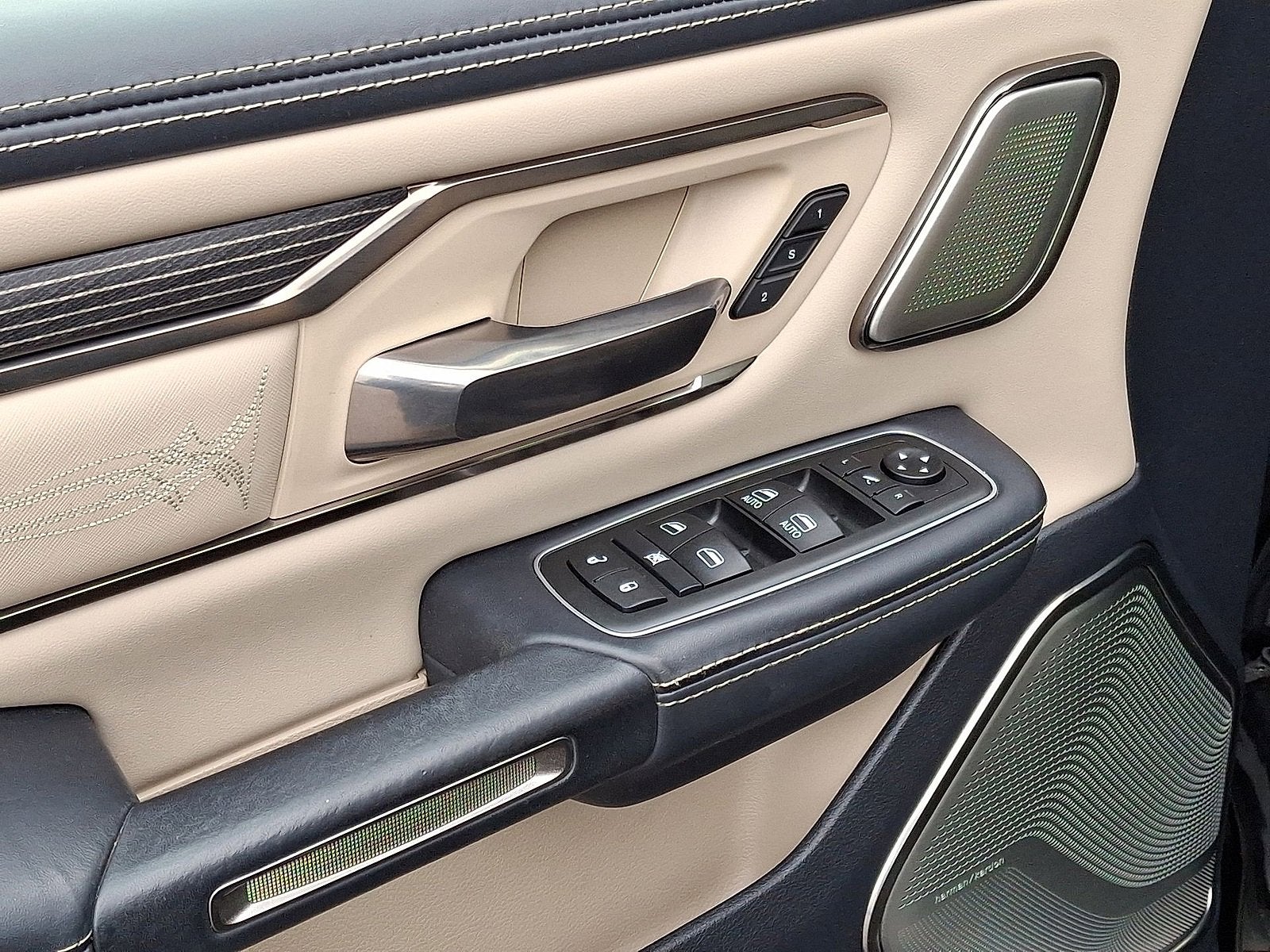 2021 RAM 1500 Limited Crew Cab 4x4 5'7" Box