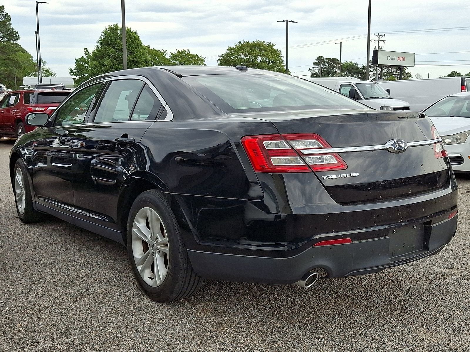 2018 Ford Taurus SE