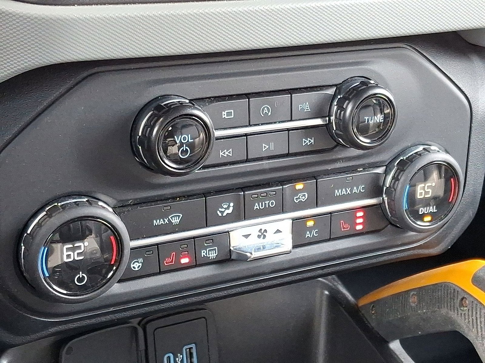 2023 Ford Bronco Base