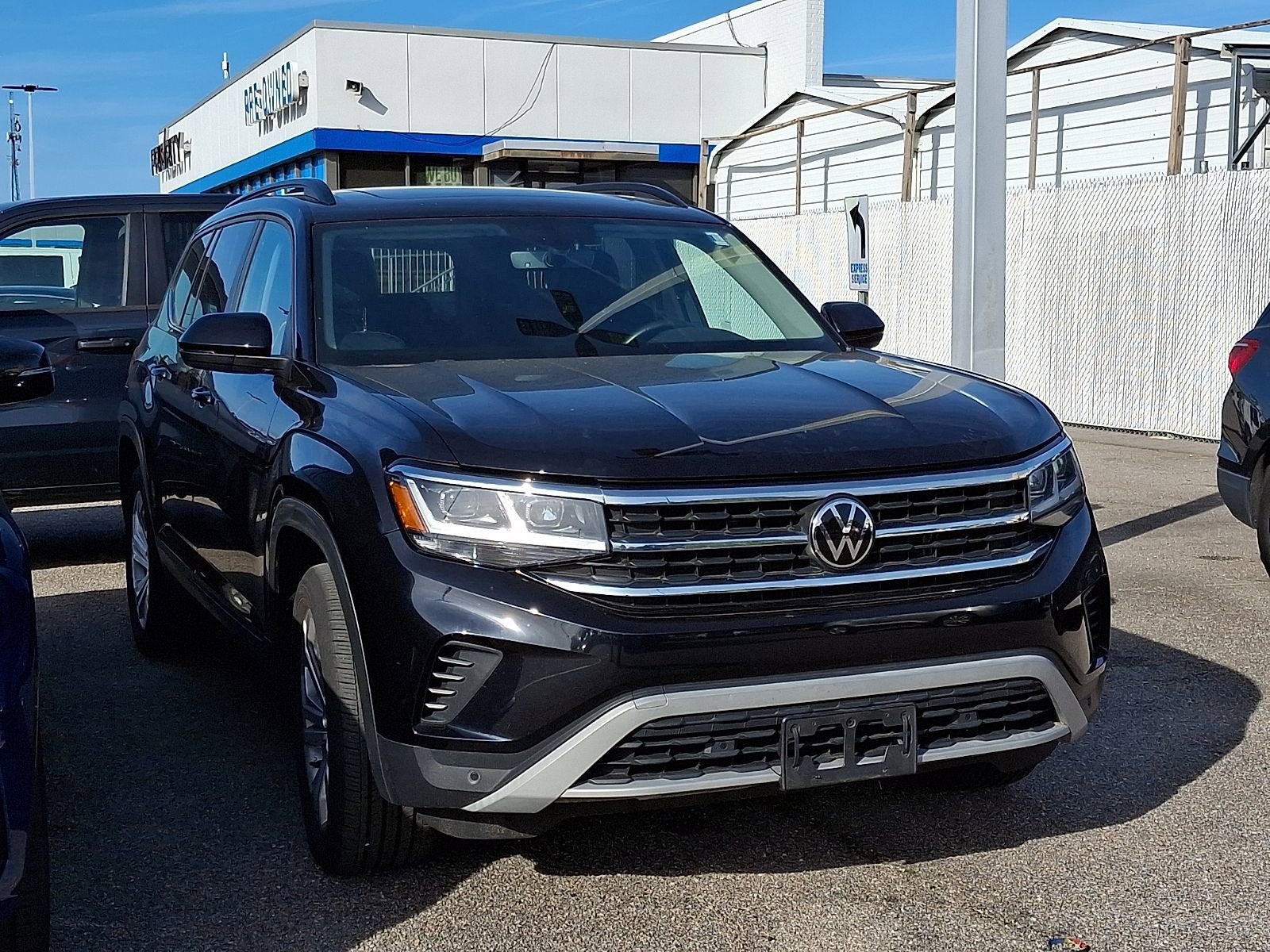 2023 Volkswagen Atlas 3.6L V6 SE w/Technology