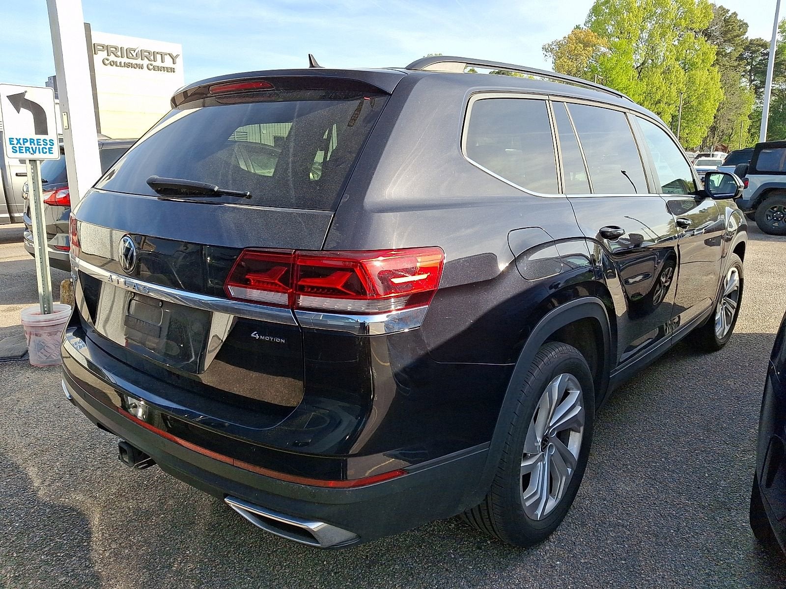 2023 Volkswagen Atlas 3.6L V6 SE w/Technology