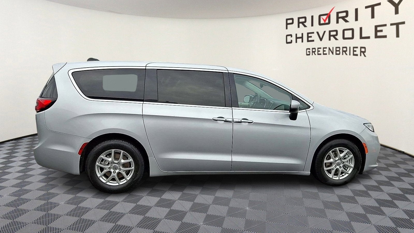 2023 Chrysler Pacifica Touring L