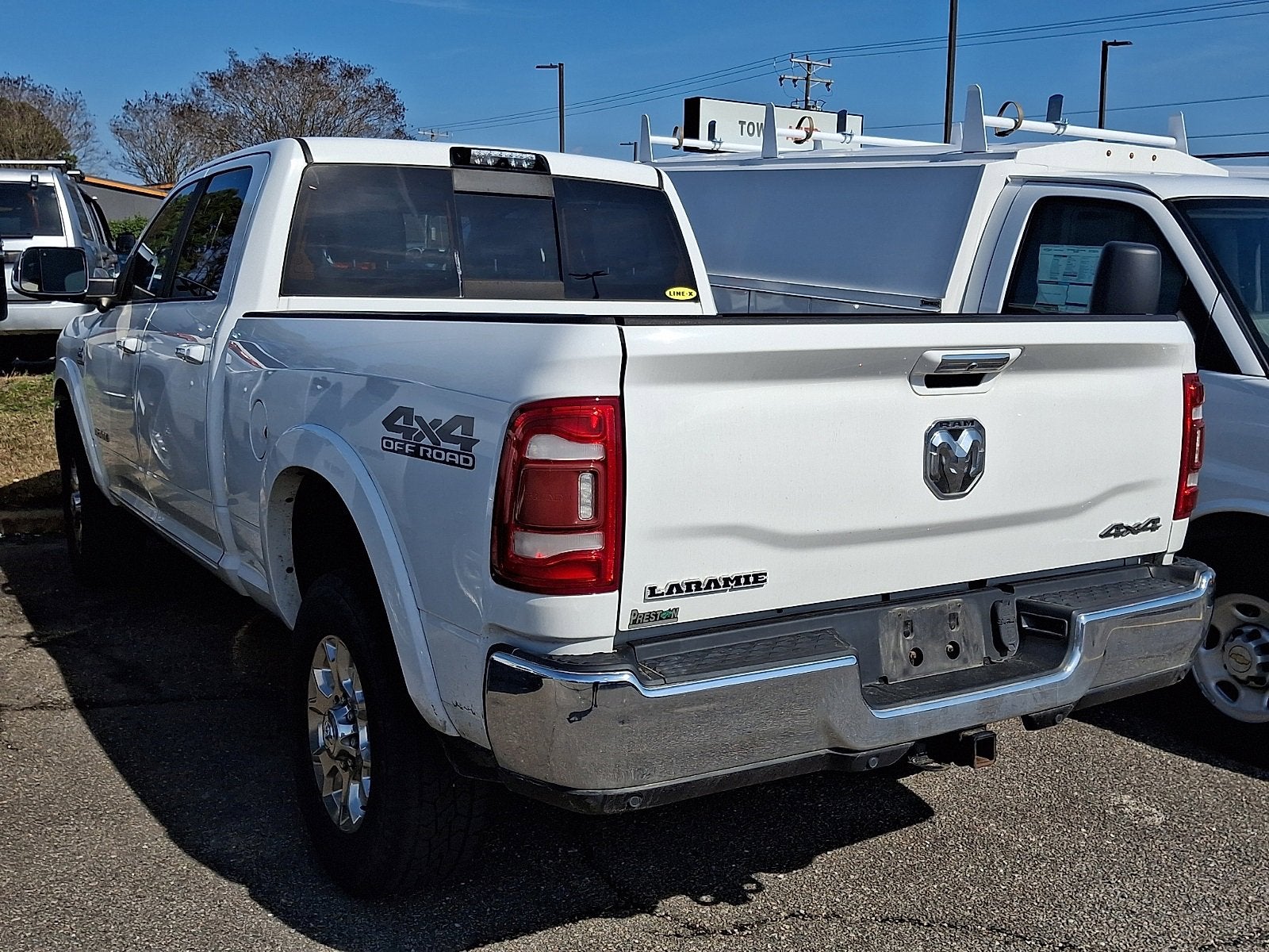 2019 RAM 2500 Laramie Crew Cab 4x4 6'4" Box