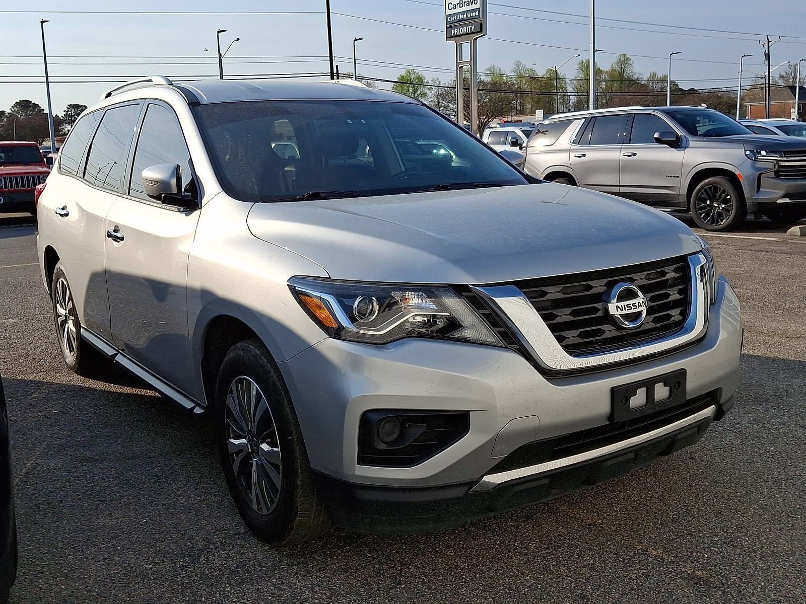2020 Nissan Pathfinder S
