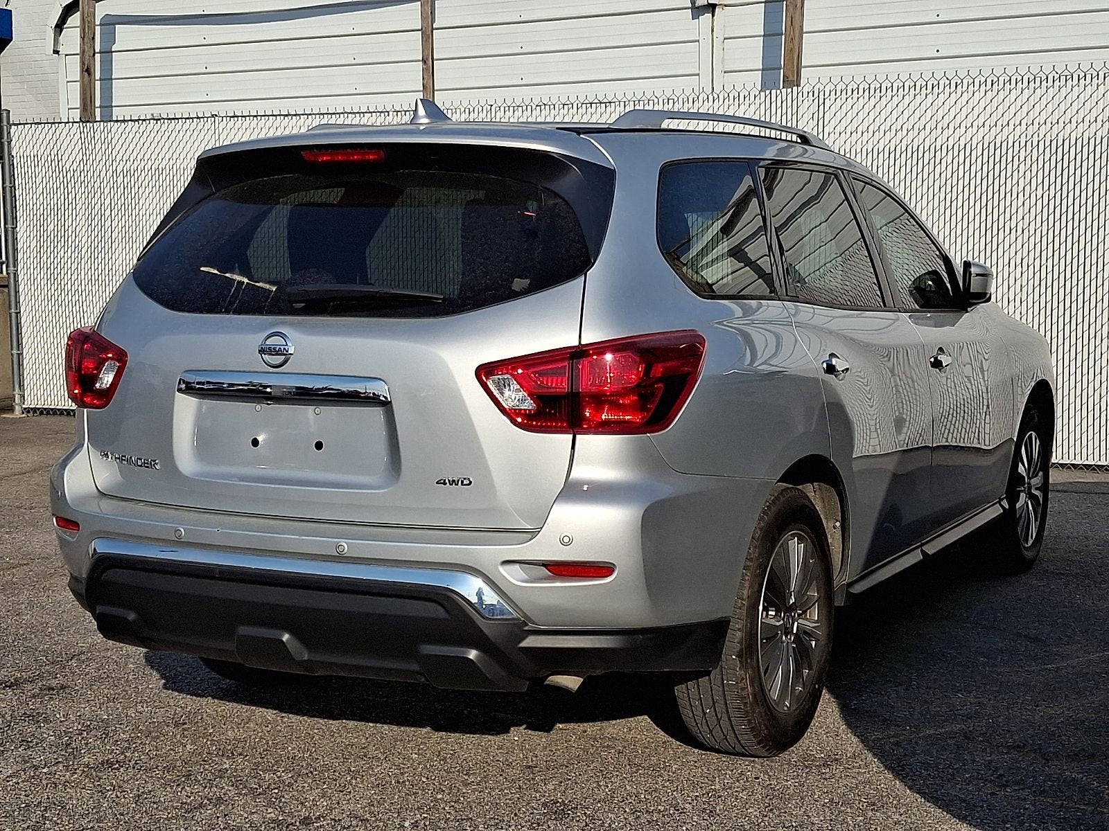 2020 Nissan Pathfinder S