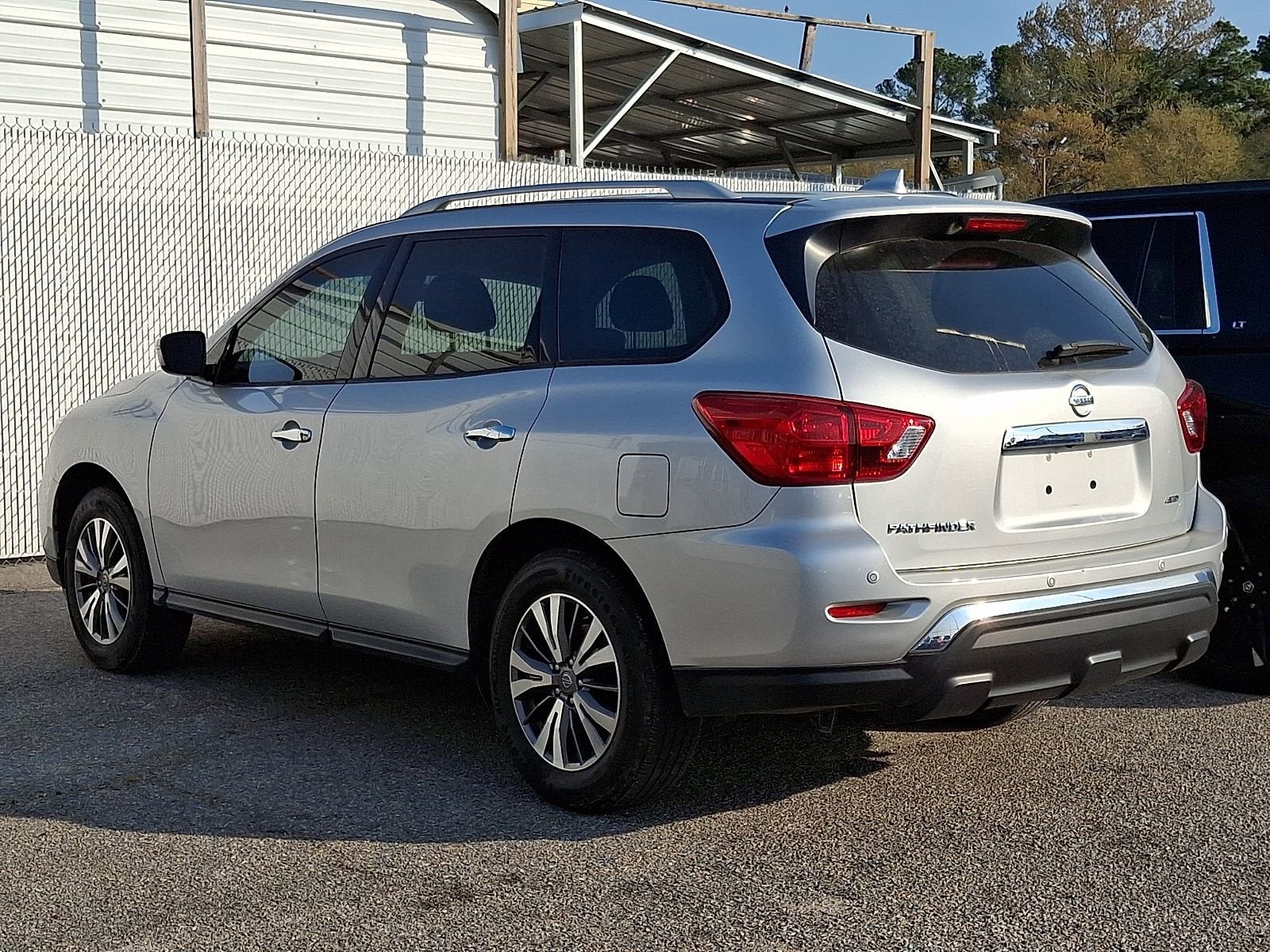 2020 Nissan Pathfinder S
