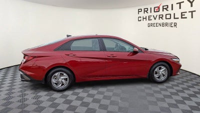 2024 Hyundai Elantra SE
