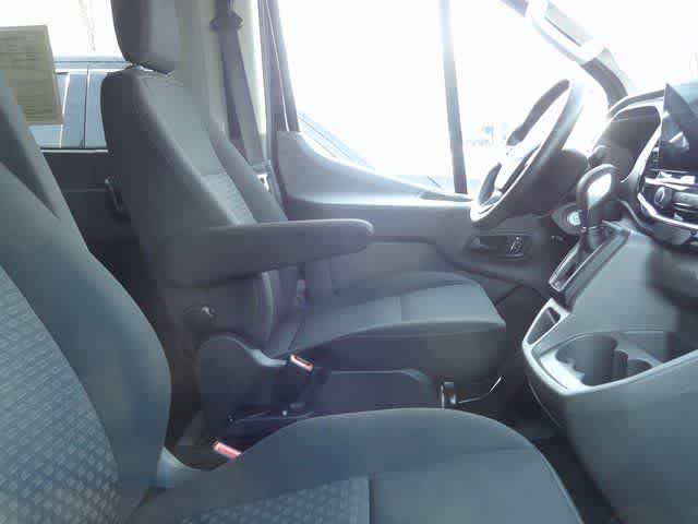 2023 Ford Transit Passenger Wagon XLT