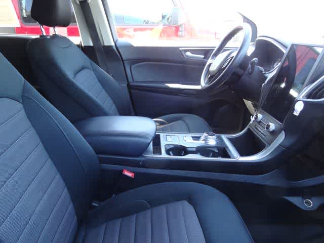 2021 Ford Edge SE
