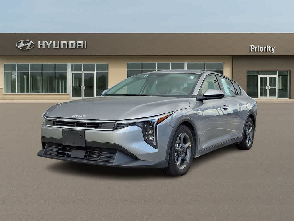 2025 Kia K4 LXS AT's photo