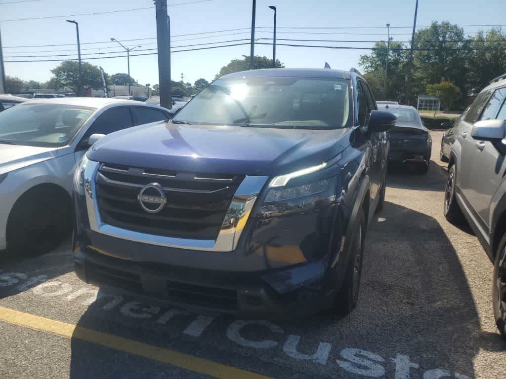 2025 Nissan Pathfinder SV 2WD's photo