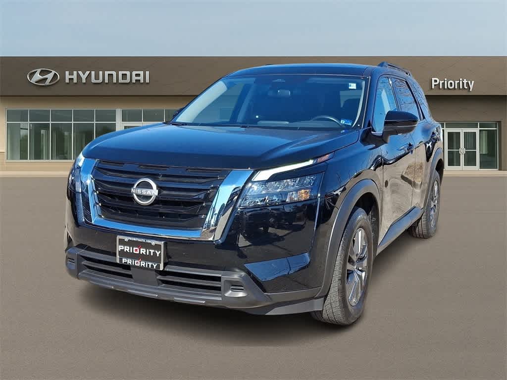 2024 Nissan Pathfinder SV