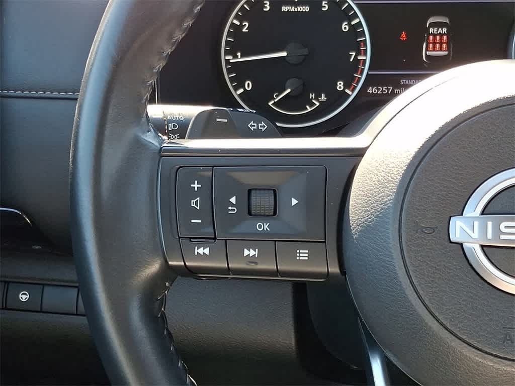 2024 Nissan Pathfinder SV