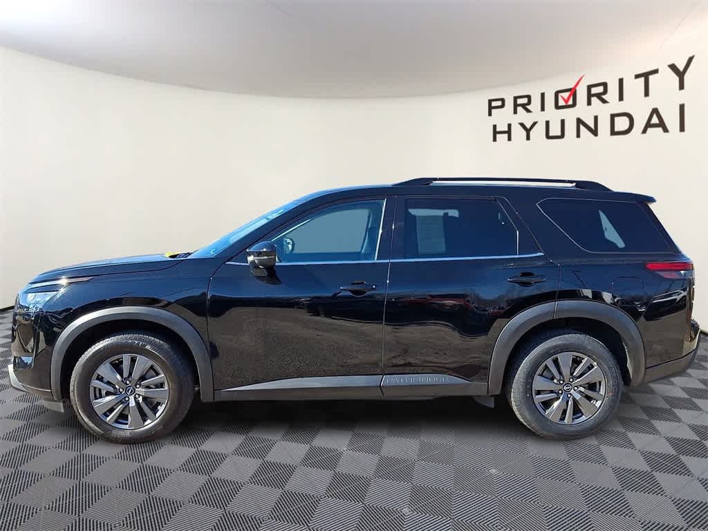 2024 Nissan Pathfinder SV