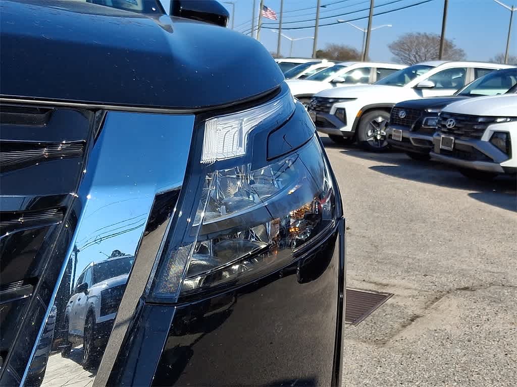 2024 Nissan Pathfinder SV