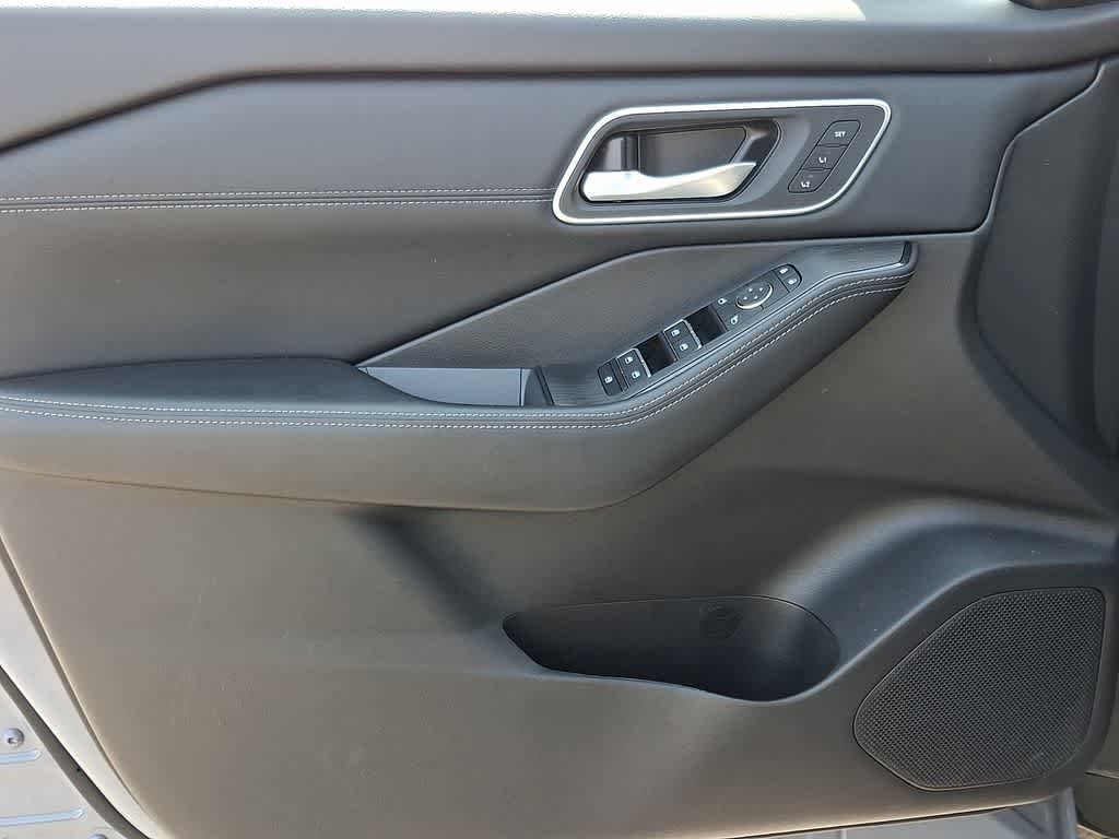 2024 Nissan Rogue Platinum