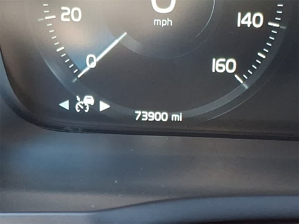 2018 Volvo XC90 Momentum