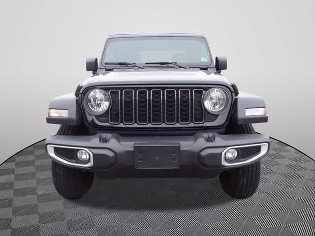 2024 Jeep Gladiator Sport photo 2