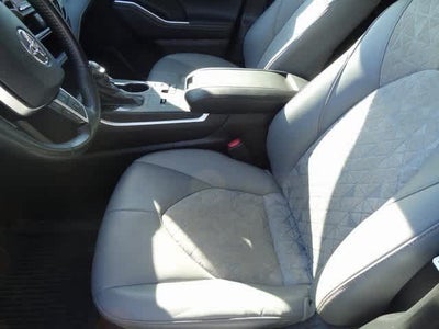 2023 Toyota Highlander Hybrid Bronze Edition