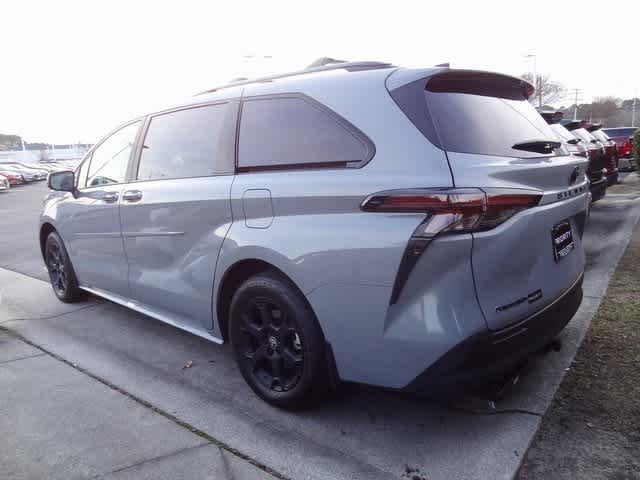 2025 Toyota Sienna Woodland Edition