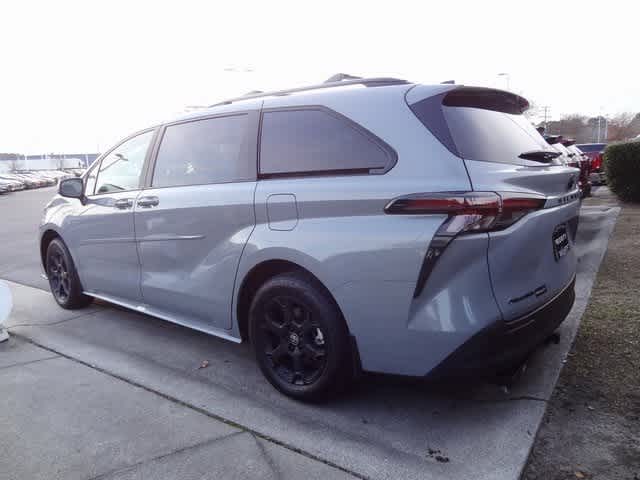 2025 Toyota Sienna Woodland Edition