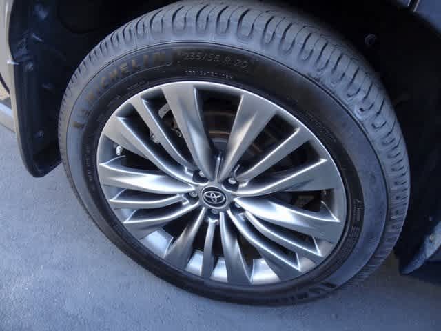 2022 Toyota Highlander Hybrid Platinum