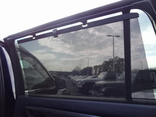 2022 Toyota Highlander Hybrid Platinum