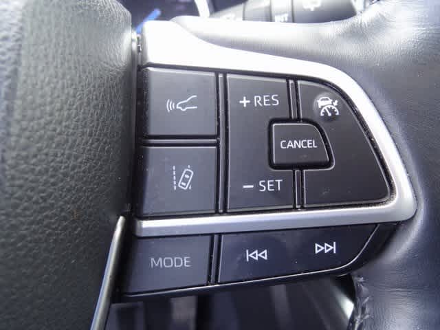 2022 Toyota Highlander Hybrid Platinum