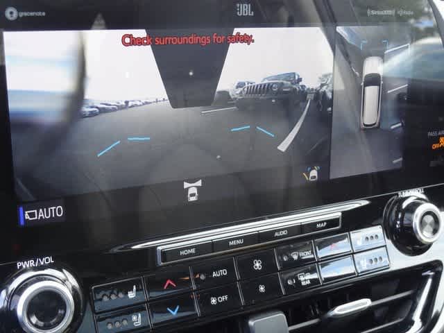 2022 Toyota Highlander Hybrid Platinum