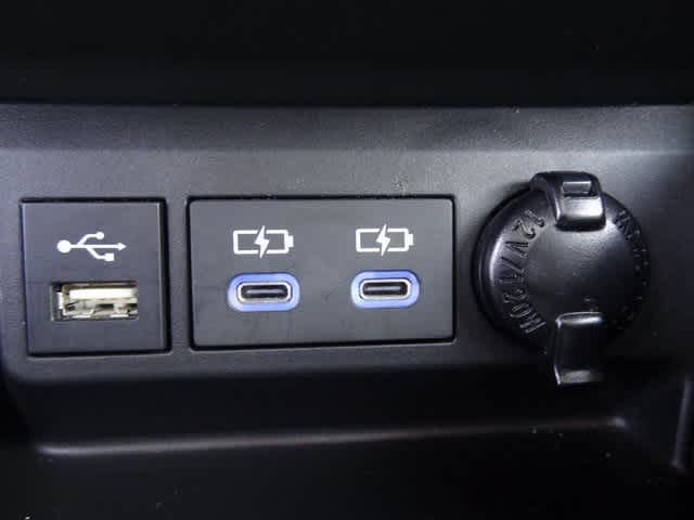 2022 Toyota Highlander Hybrid Platinum