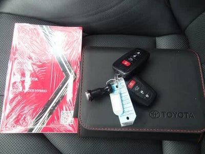 2022 Toyota Highlander Hybrid Platinum