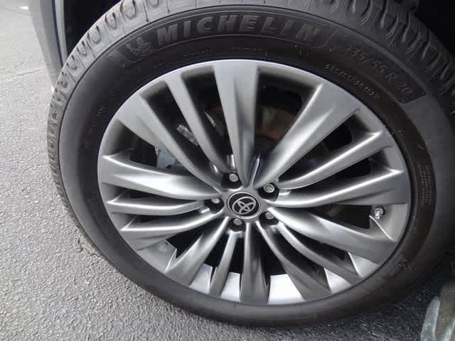 2022 Toyota Highlander Hybrid Platinum