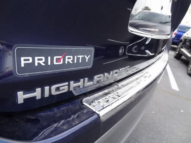 2022 Toyota Highlander Hybrid Platinum