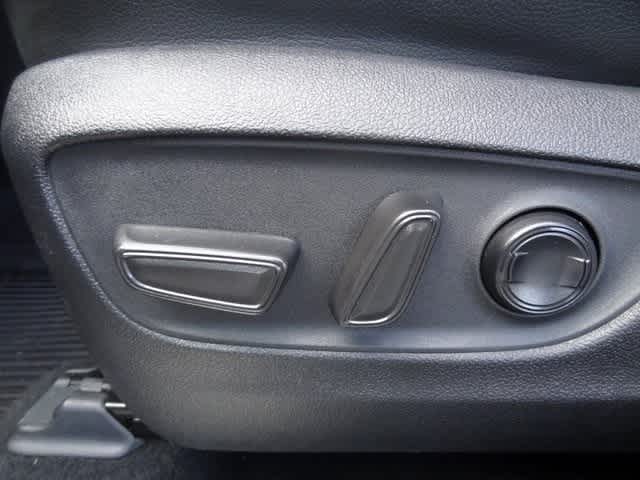 2022 Toyota Highlander Hybrid Platinum