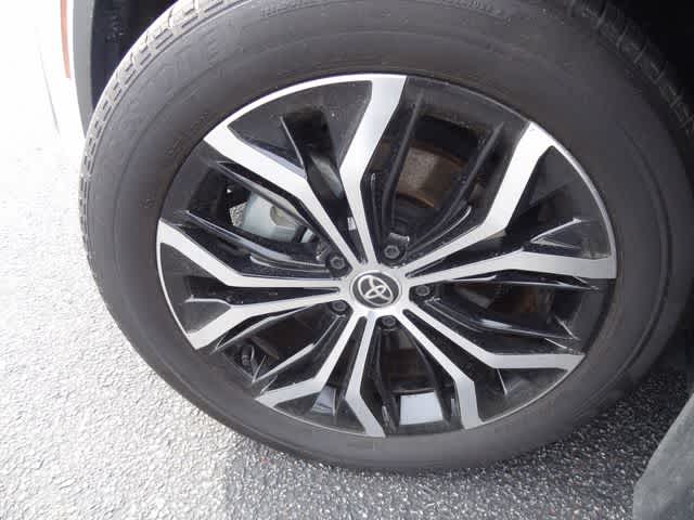 2025 Toyota Crown XLE