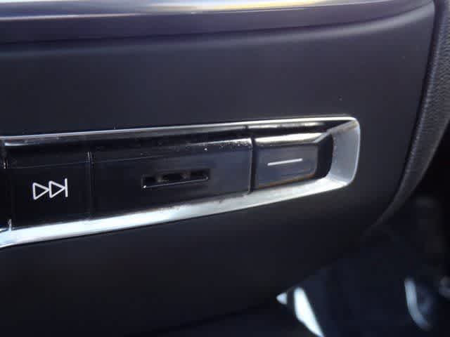 2024 Volvo S60 Plus Dark Theme