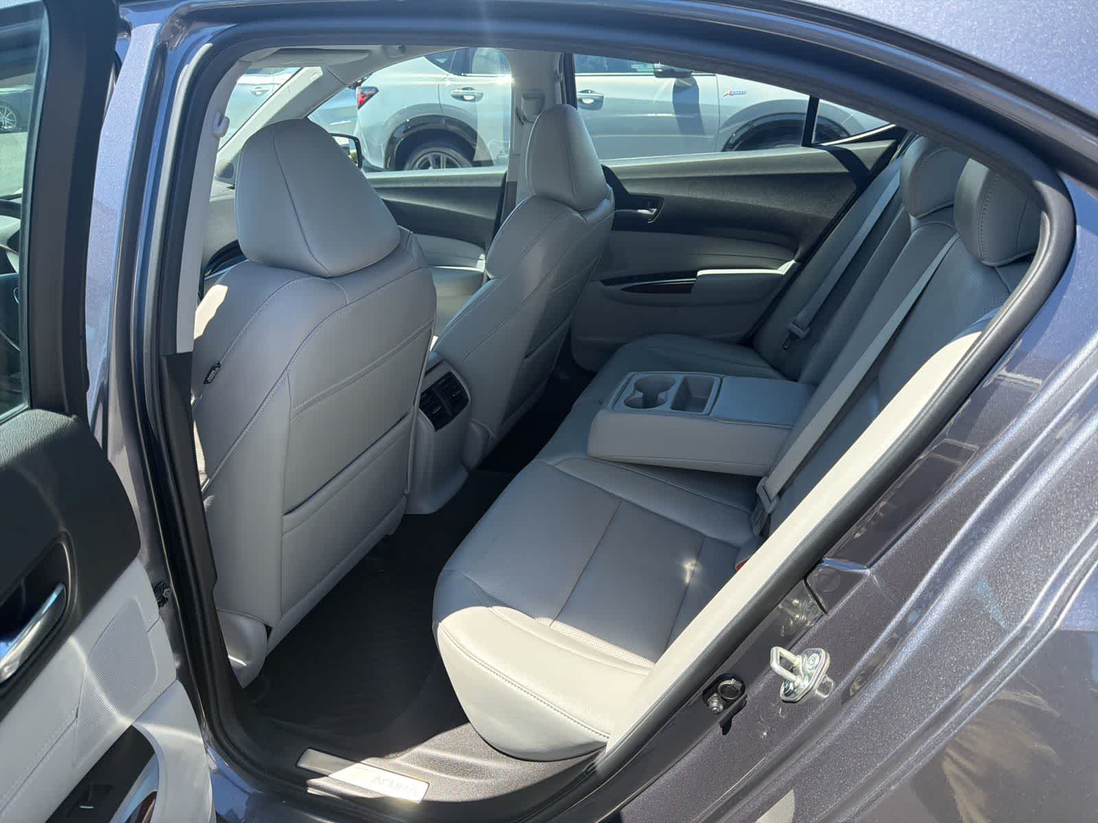 2017 Acura TLX w/Technology Pkg