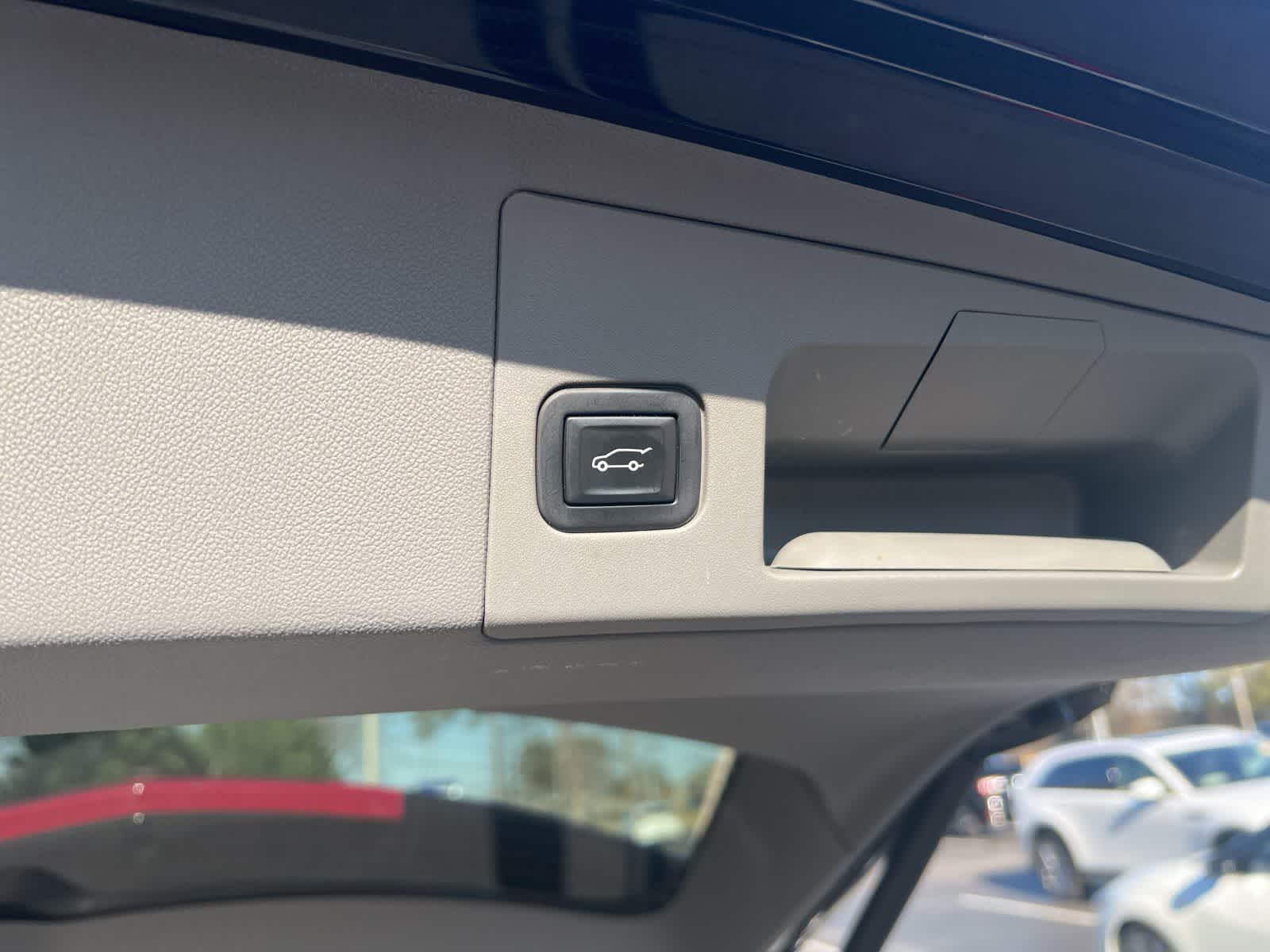 2022 Cadillac XT5 FWD Premium Luxury