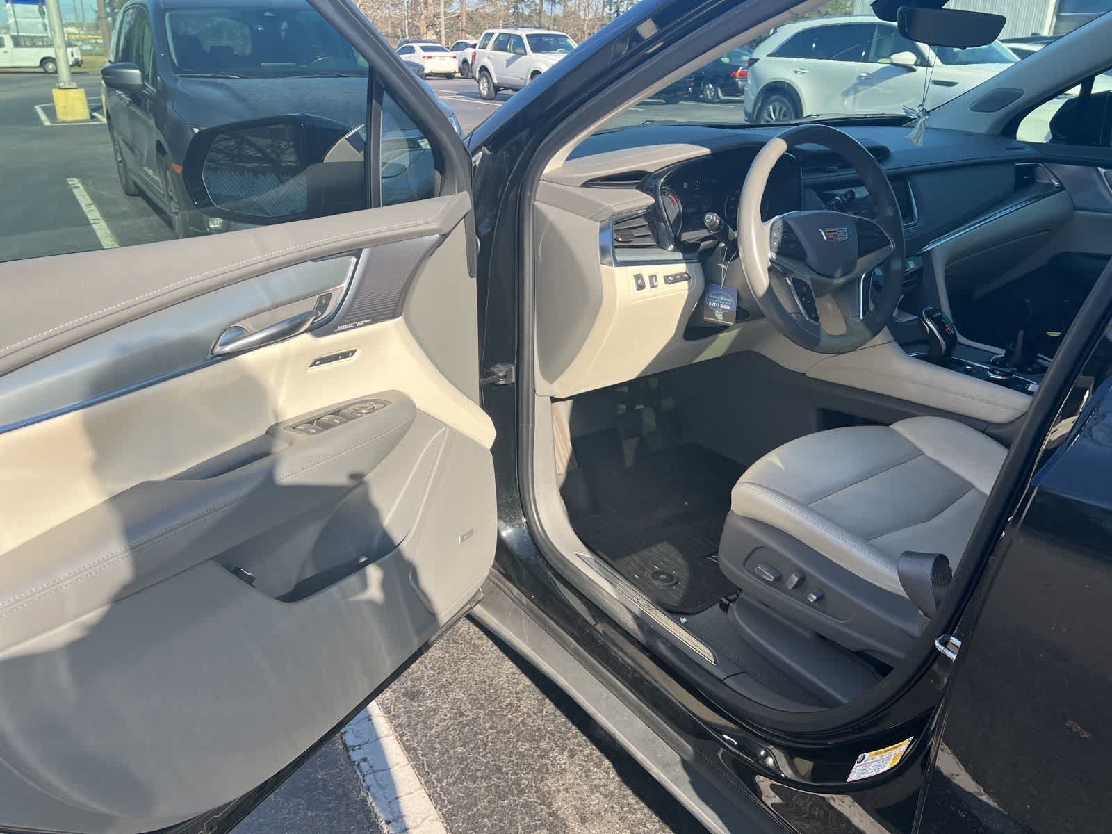 2022 Cadillac XT5 FWD Premium Luxury