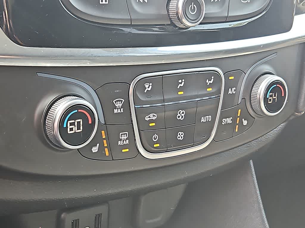 2018 Chevrolet Traverse LT Cloth