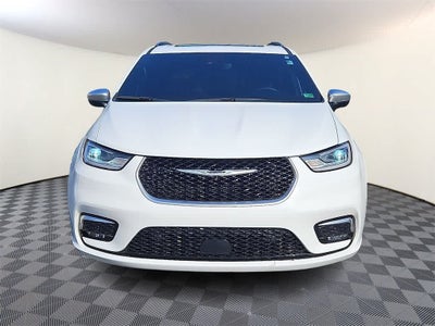 2023 Chrysler Pacifica Hybrid Pinnacle