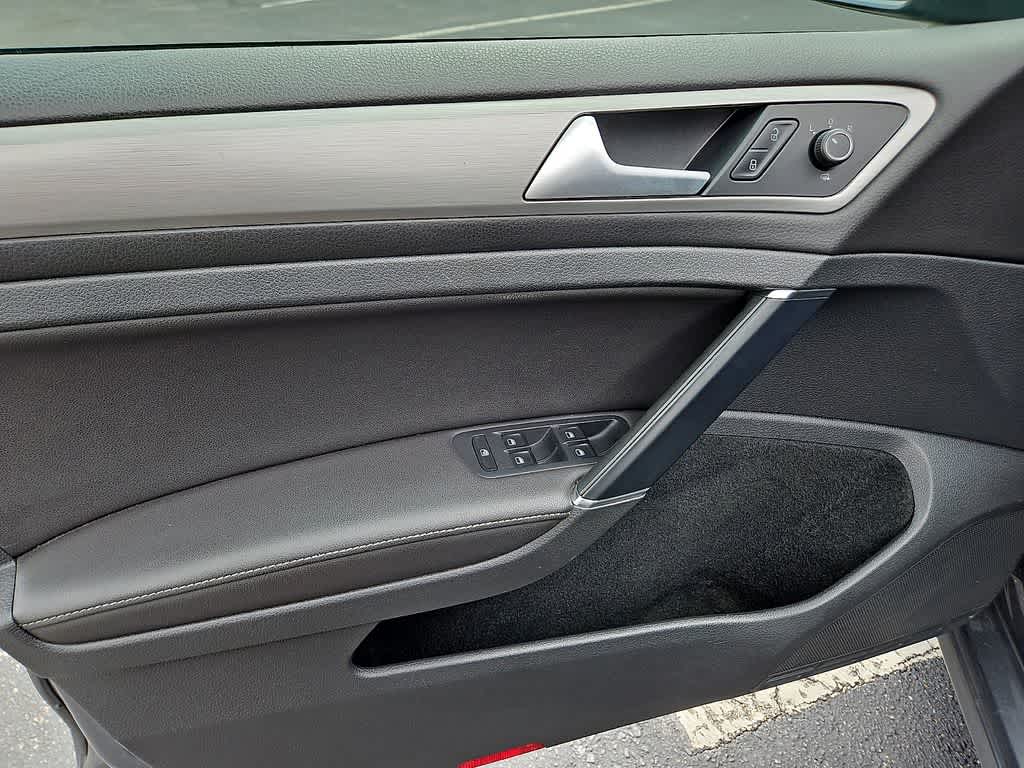 2015 Volkswagen Golf TSI SE