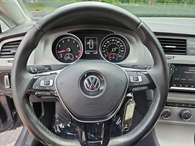 2015 Volkswagen Golf TSI SE