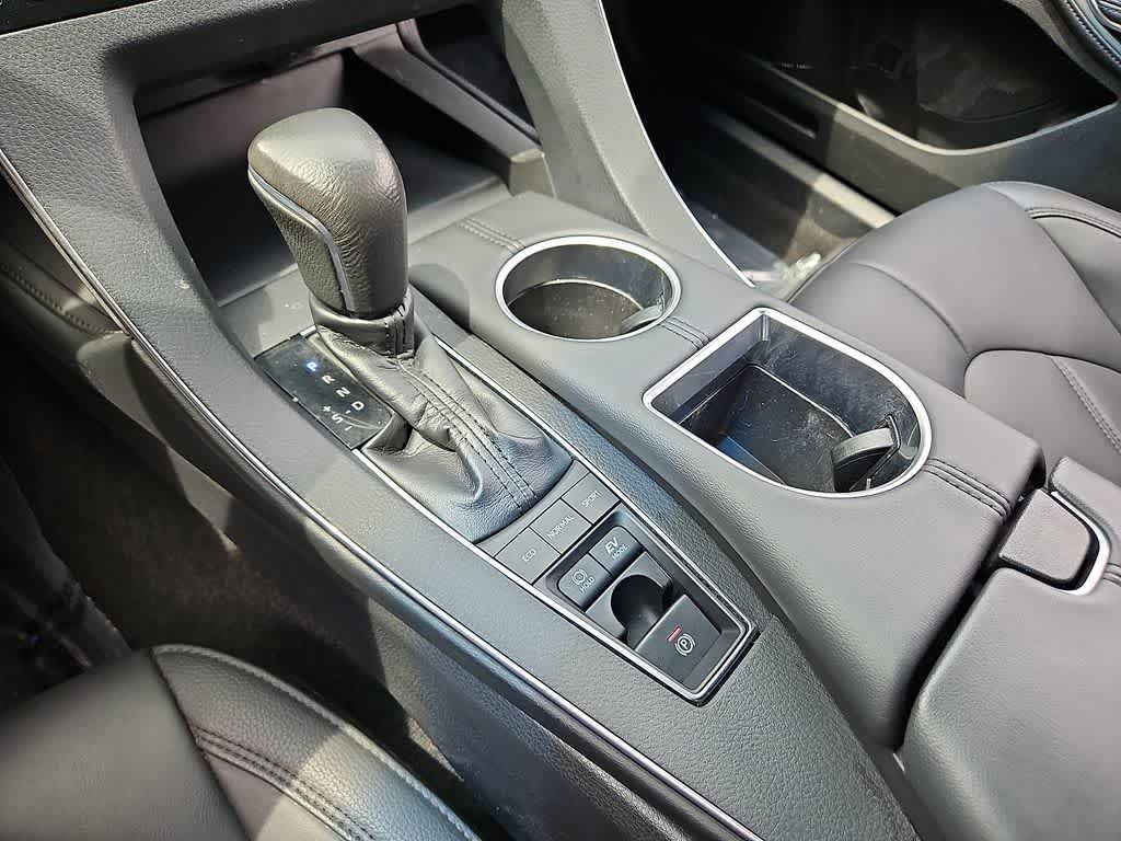 2019 Toyota Avalon Hybrid XLE