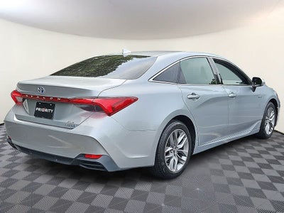 2019 Toyota Avalon Hybrid XLE