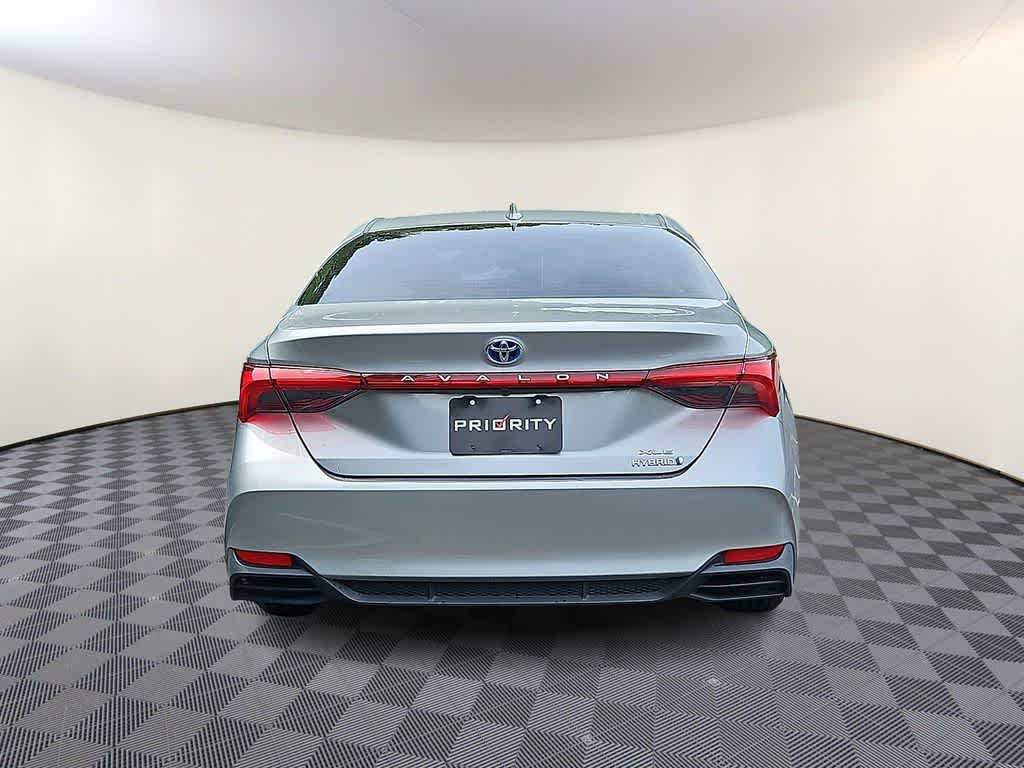 2019 Toyota Avalon Hybrid XLE